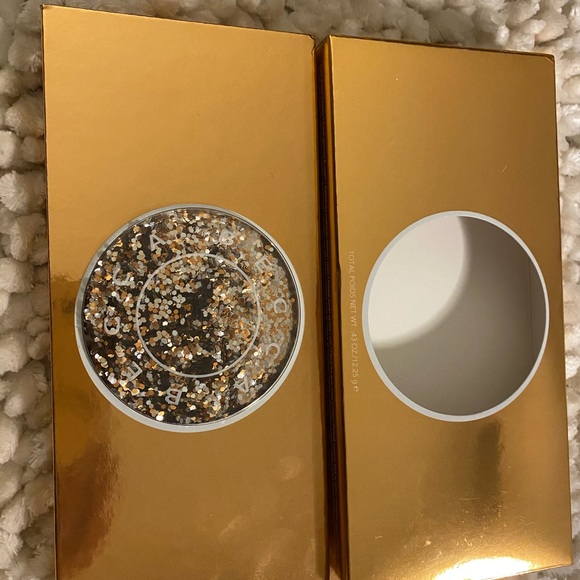 💋🎉HOST PICK 🥂🎀NIB Becca go for the glow!! - Picture 2 of 7